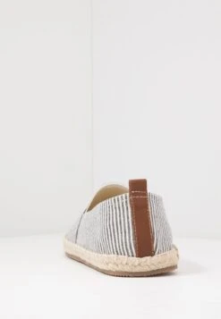 Pier One RENA ESPADRILLE UNISEX - Espadrille - White/blue -Pier One 535d86d092a649c28e407541a01358ea