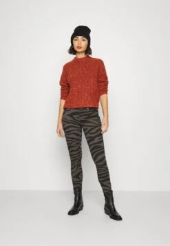 Pier One SHORT MICRO BEANIE UNISEX - Mütze - Black 13 Pier One SHORT MICRO BEANIE UNISEX - Mütze - Black -Pier One 543d127d07134c2890a29c39eb75bc4a