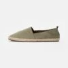 Pier One RENA ESPADRILLE UNISEX - Espadrille - Olive -Pier One 72c058eac6254d3ca7dfcd64895f6fd7