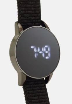 Pier One Digitaluhr - Black 11 Pier One Digitaluhr - Black -Pier One 91a3416d7d044fd4b60c1ebc2246a5ec