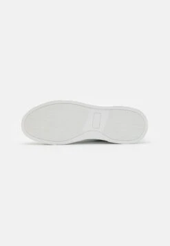 Pier One UNISEX - Sneaker Low - White -Pier One f8e8249702ff4ae595b1f702a4c7b8c5