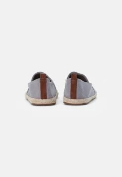 Pier One RENA ESPADRILLE UNISEX - Espadrille - Light Grey -Pier One fe23b761b30844ac92e7eccfef327beb